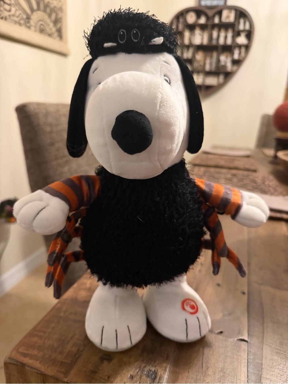 Snoopy Hallmark Halloween Black & White walking spider.